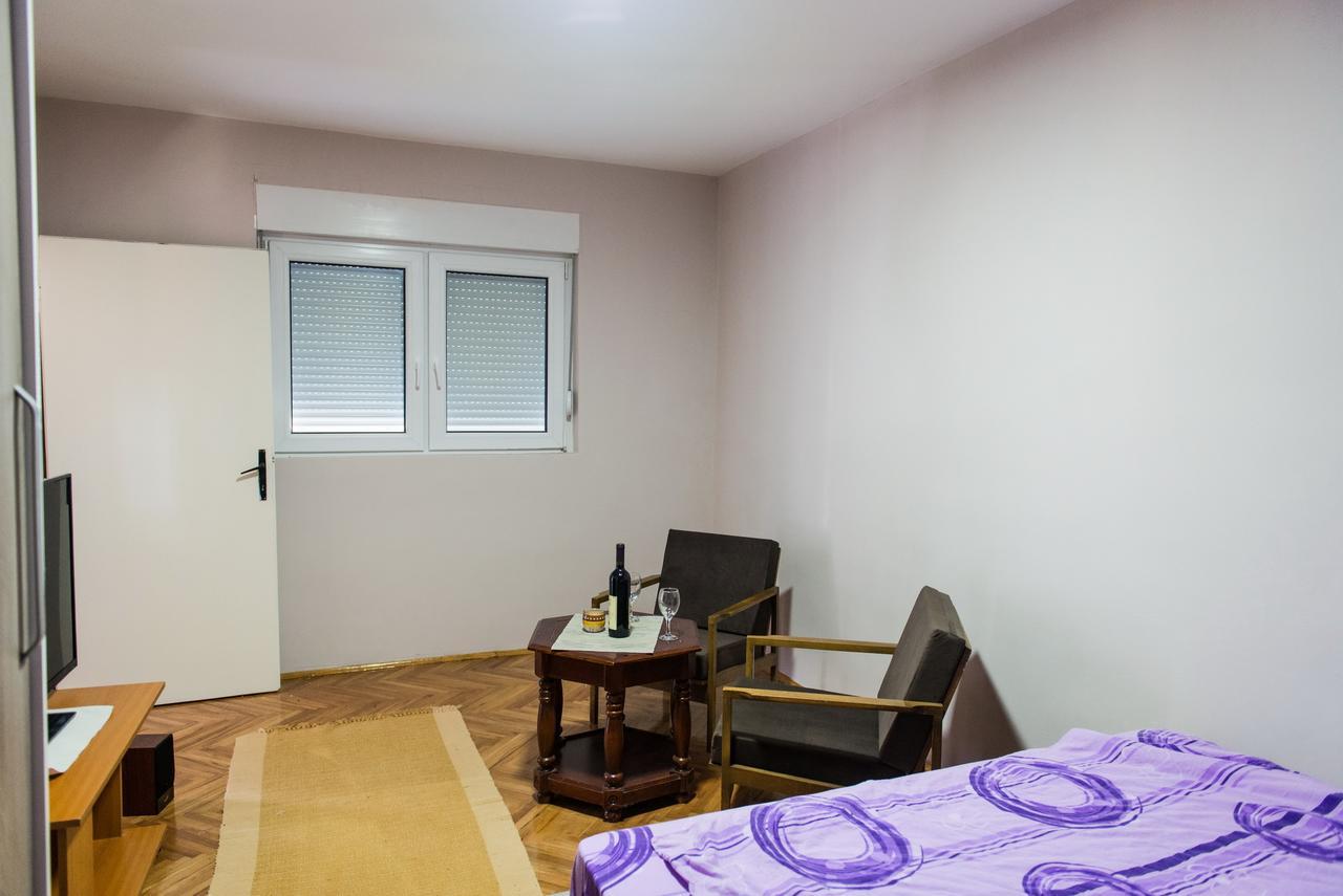 Apartman “Reka Gradac” Apartment Валево Екстериор снимка